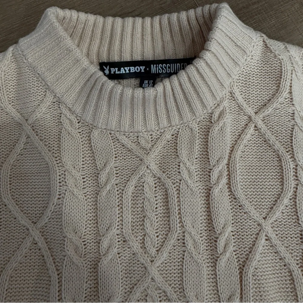 PLAYBOY x MISGUIDED Cropped Sweater Baggy Flared Sleeve Cable Knit Chunky Beige‎